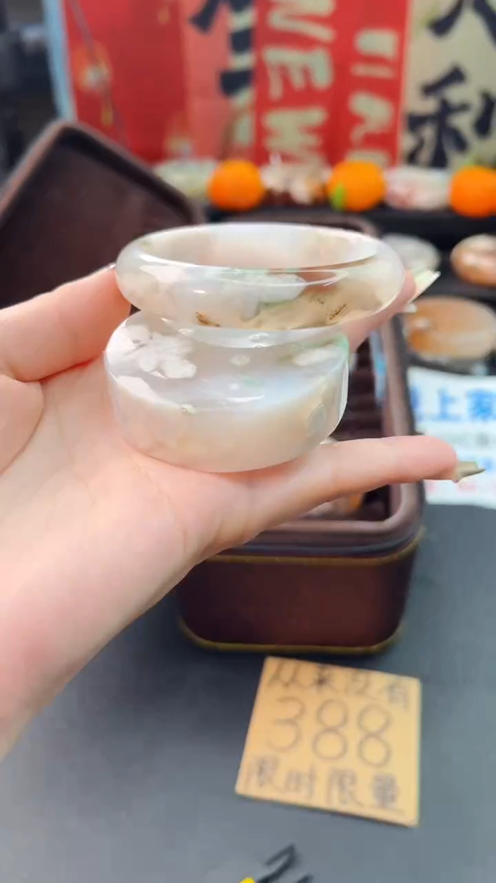 【闪购商品】石英质玉手镯未镶嵌赠送镯心（53圈口）
