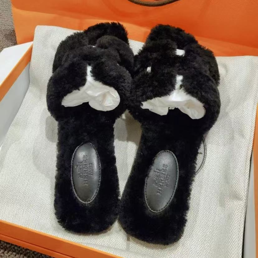 全新未使用 Hermes/爱马仕  黑色H毛毛拖/36码