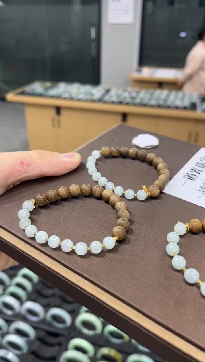 未镶嵌手串翡翠手串/多样性发其一