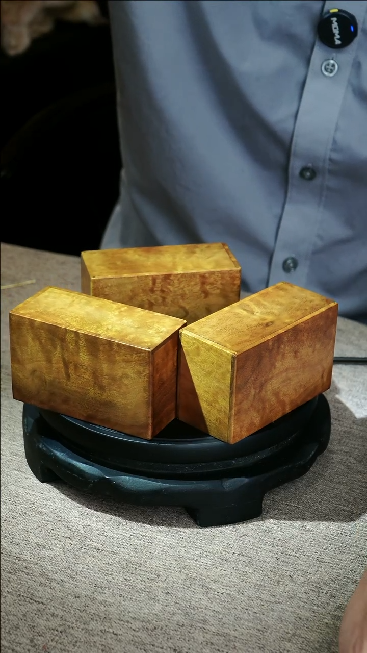 金丝楠阳*金丝楠木龙胆纹牙签牙线盒