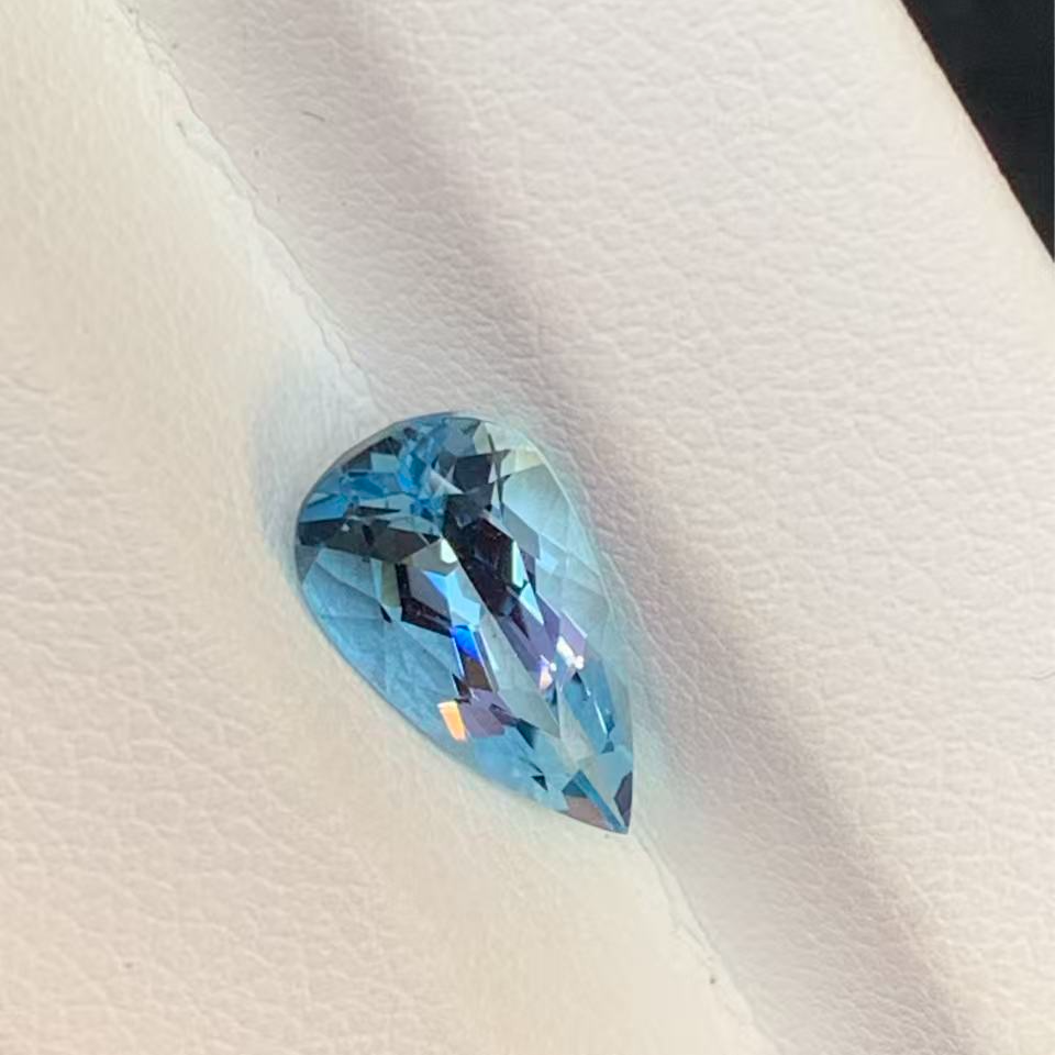 天然海蓝宝超级圣玛利亚海蓝宝2克拉6.6*12*4.8