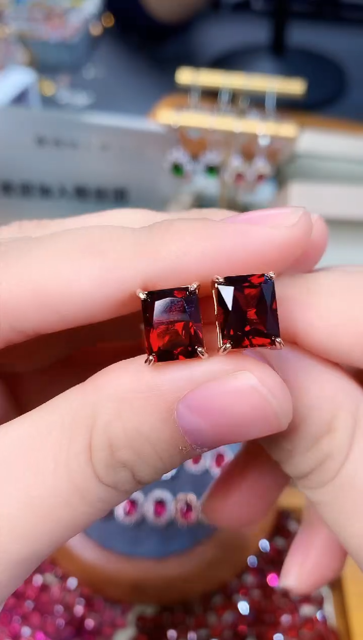 【闪购商品】石榴石耳钉银S925镶嵌天然