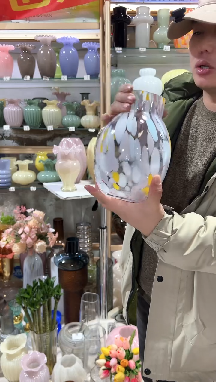 【闪购商品】无铅玻璃粉色彩点小口花瓶