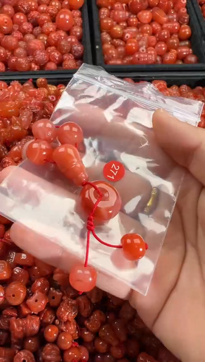 【闪购商品】南红玛瑙颈饰未镶嵌1