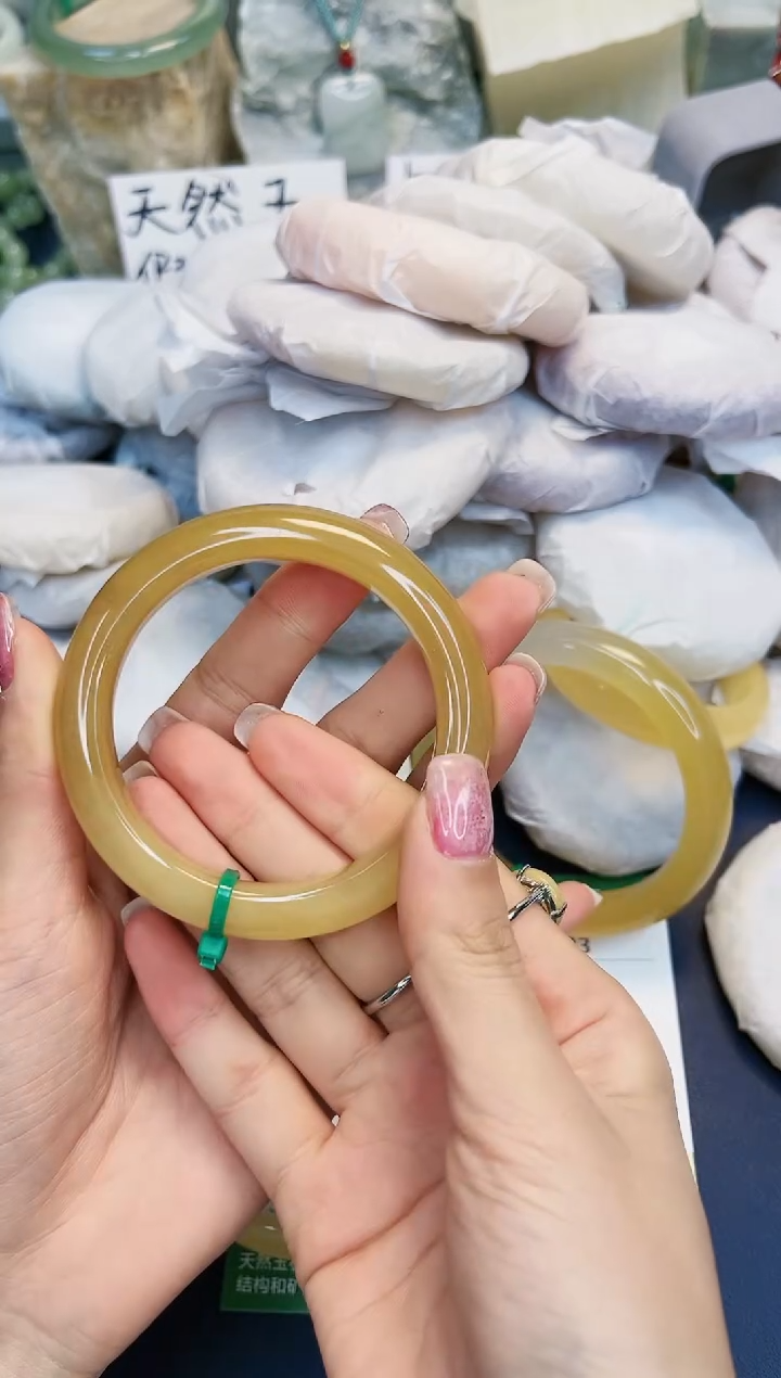 【闪购商品】石英质玉手镯未镶嵌433