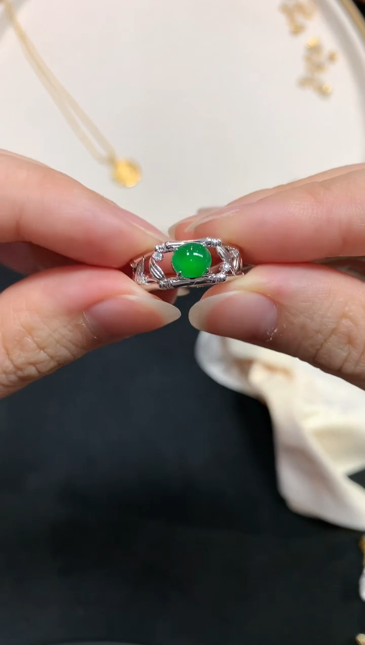 【闪购商品】翡翠戒指18K金镶嵌W95|13800