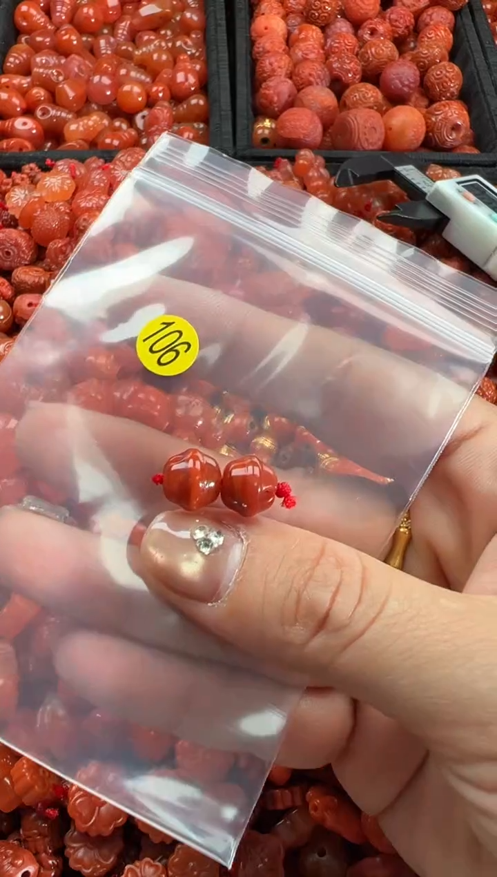 【闪购商品】南红玛瑙颈饰未镶嵌1