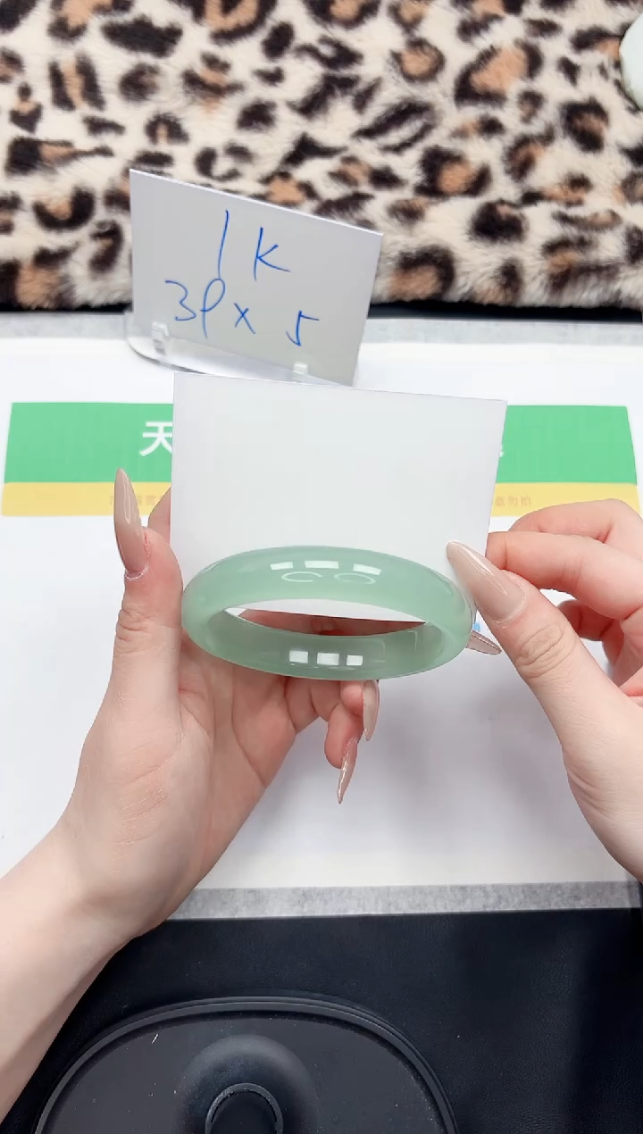 【闪购商品】石英质玉手镯未镶嵌28-62.2