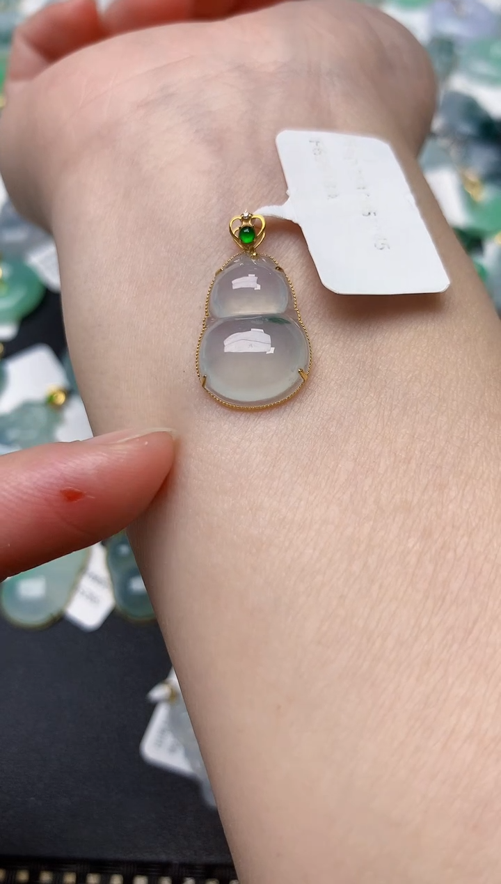 颈饰18K金镶嵌翡翠天然缅甸A货翡翠