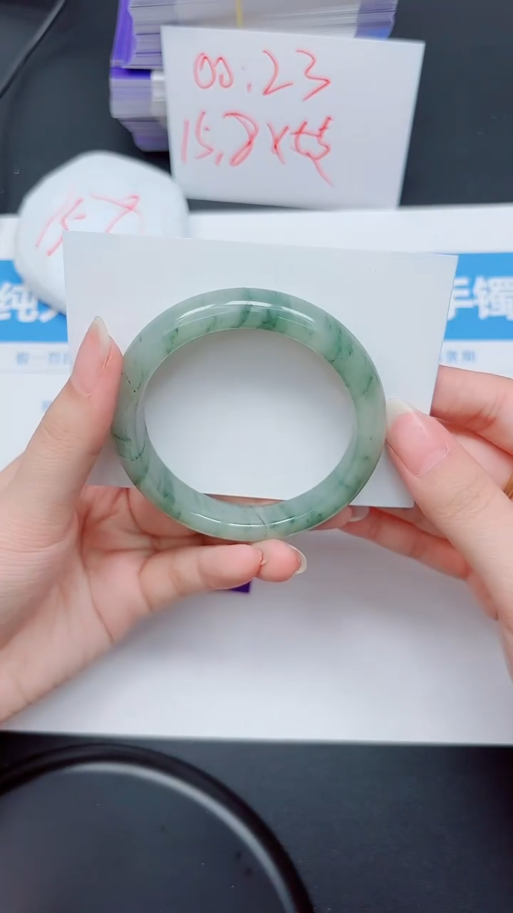 石英质玉手镯未镶嵌180-54.6