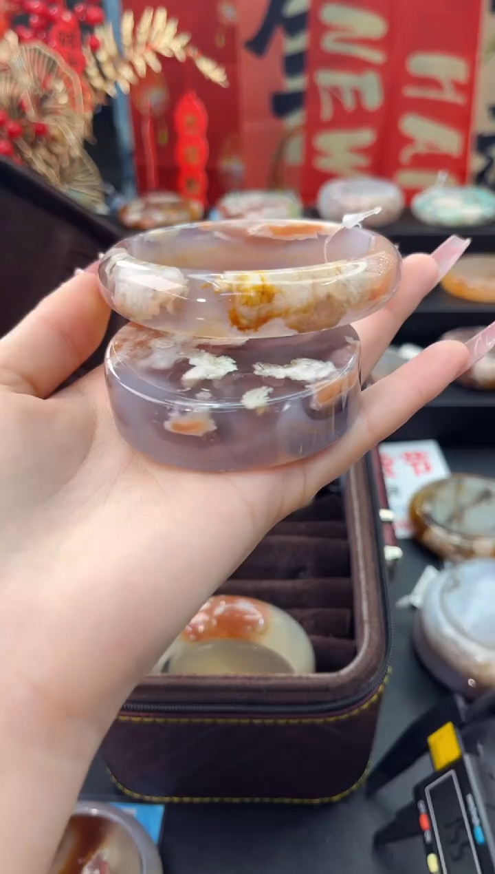 【闪购商品】石英质玉手镯未镶嵌赠送镯心（63圈口）