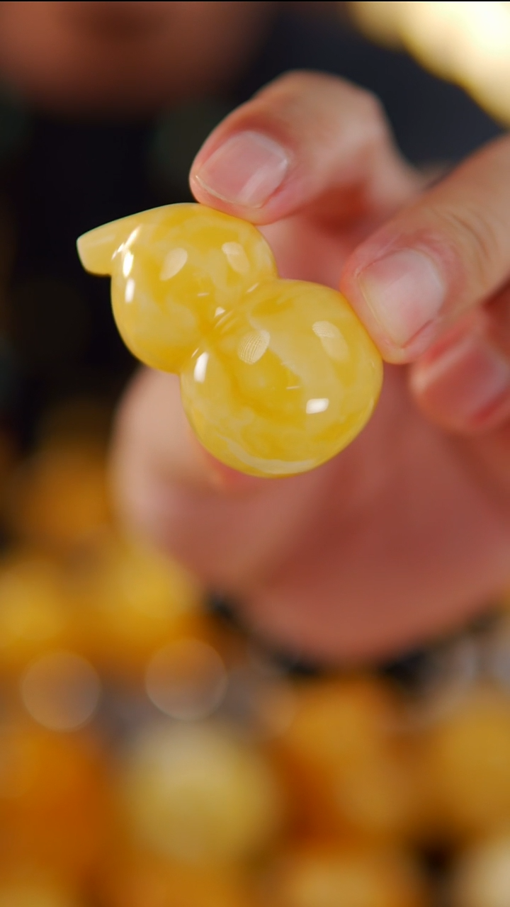 裸石琥珀未镶嵌22.64焦皮料葫芦