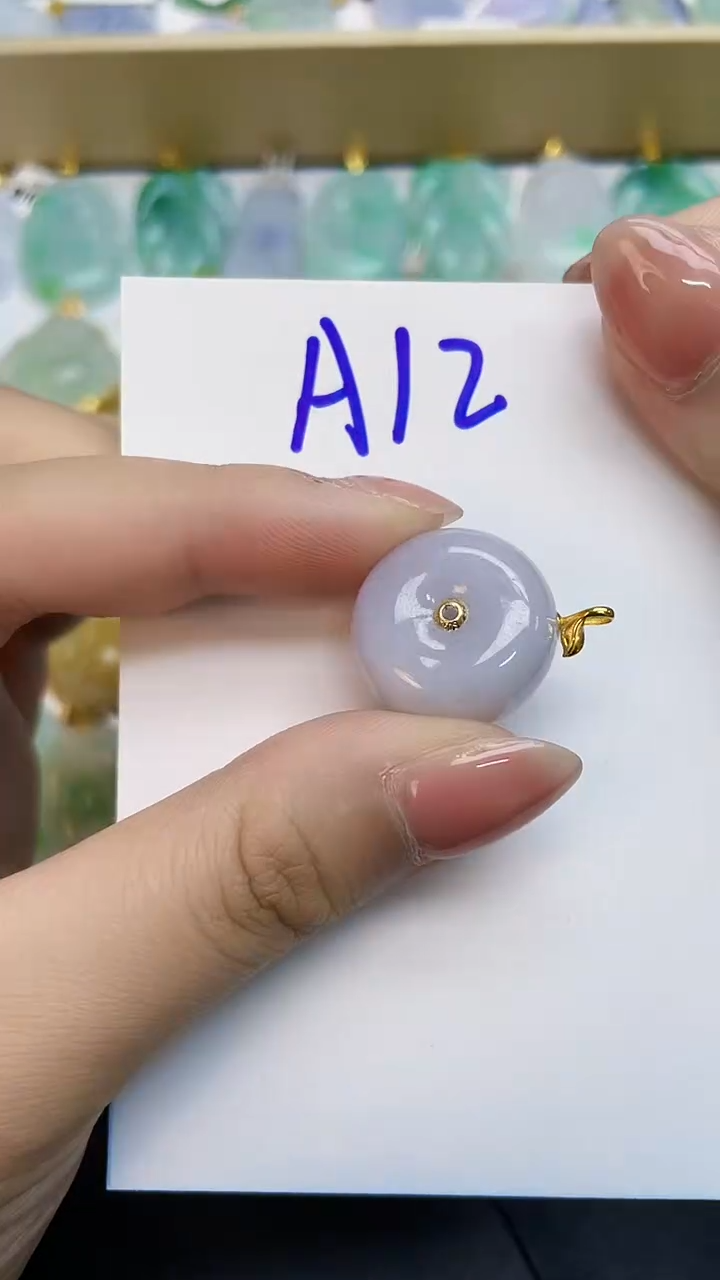 翡翠18K金镶嵌颈饰0000000000