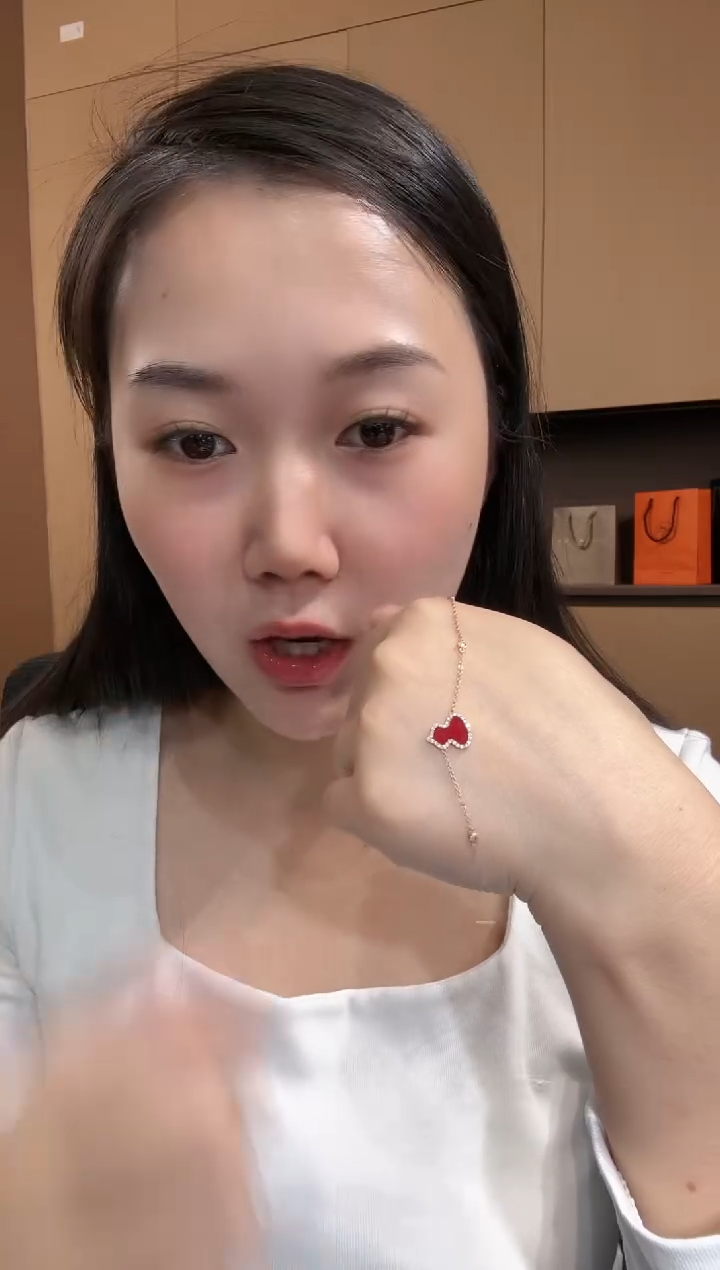 【闪购商品】钻石手链18K金镶嵌红葫芦手链