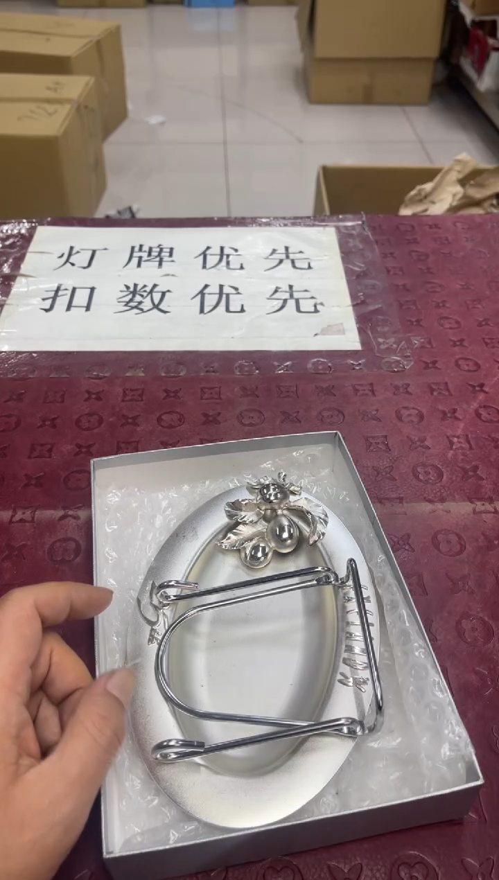 默认微瑕，no退no换，介意勿拍