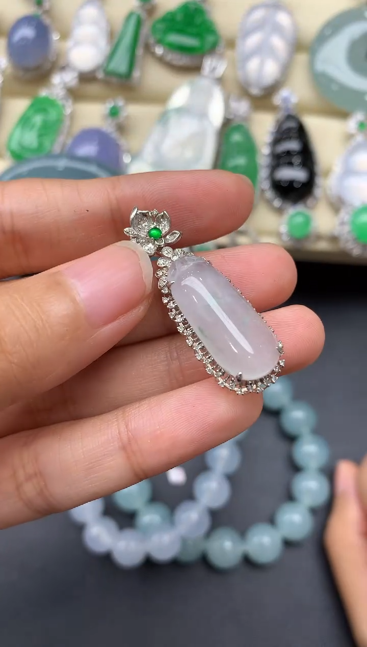 颈饰18K金镶嵌翡翠122-中国好珍宝