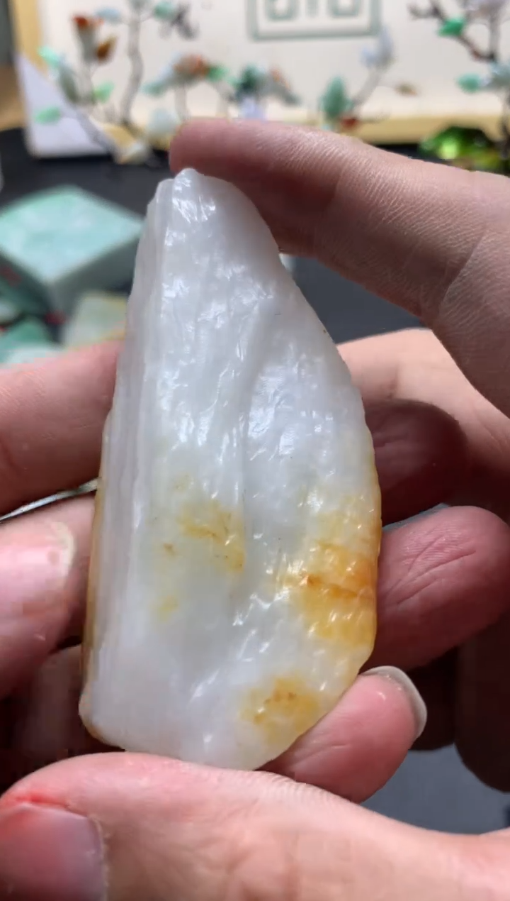 【闪购商品】翡翠颈饰未镶嵌天然翡翠A货