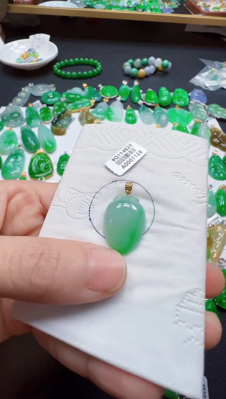 【闪购商品】翡翠吊坠(不含链)18K金镶嵌1000