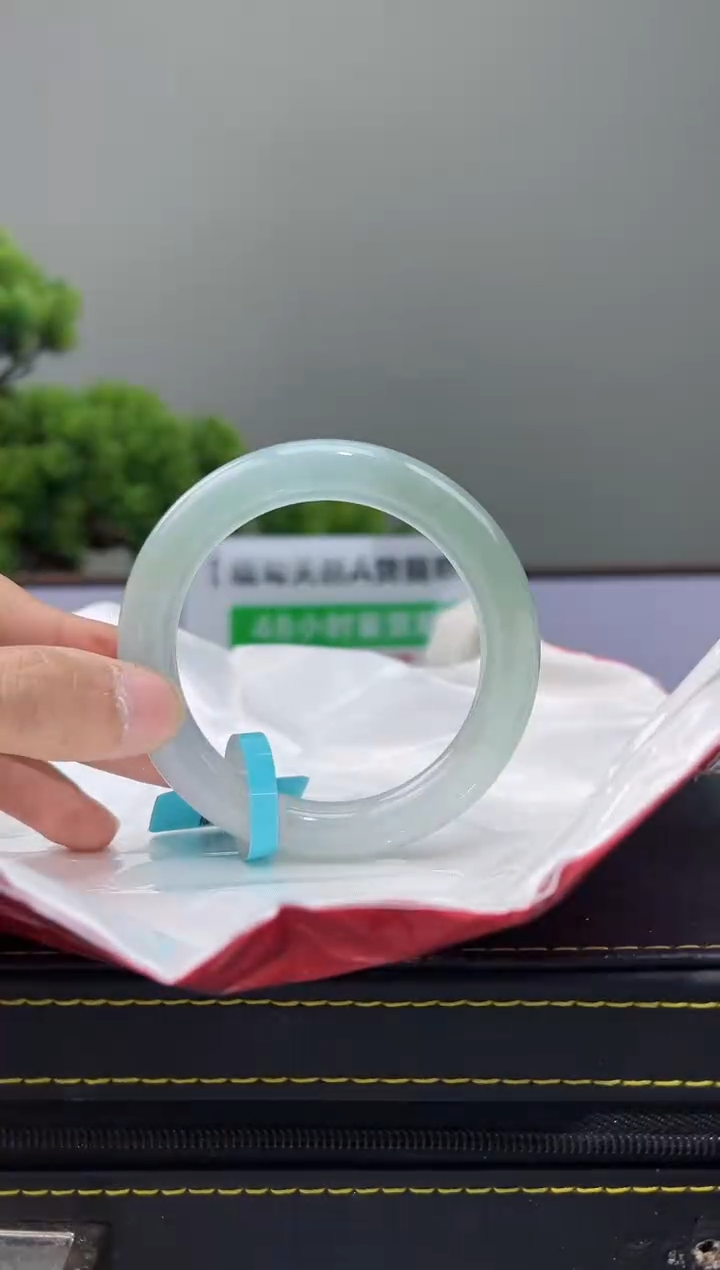 【闪购商品】翡翠手镯未镶嵌手镯15