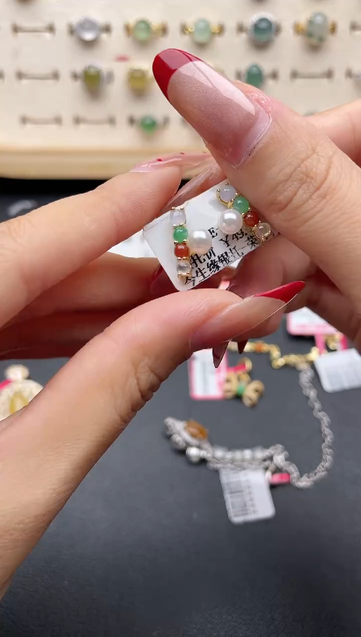 【闪购商品】翡翠戒指银S925镶嵌一物一证一礼盒