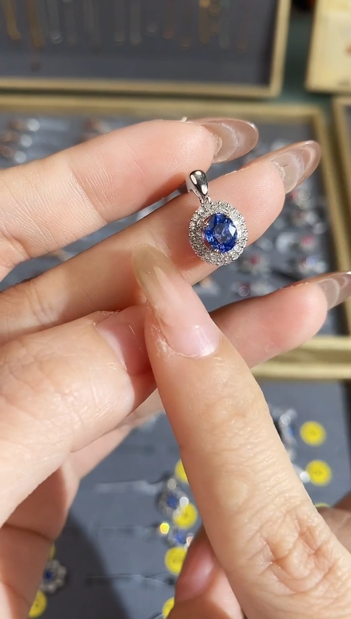 【闪购商品】蓝宝石颈饰18K金镶嵌吊坠