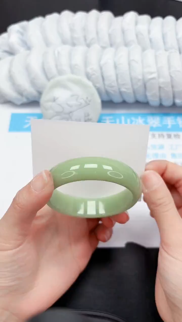 【闪购商品】石英质玉手镯未镶嵌189-55