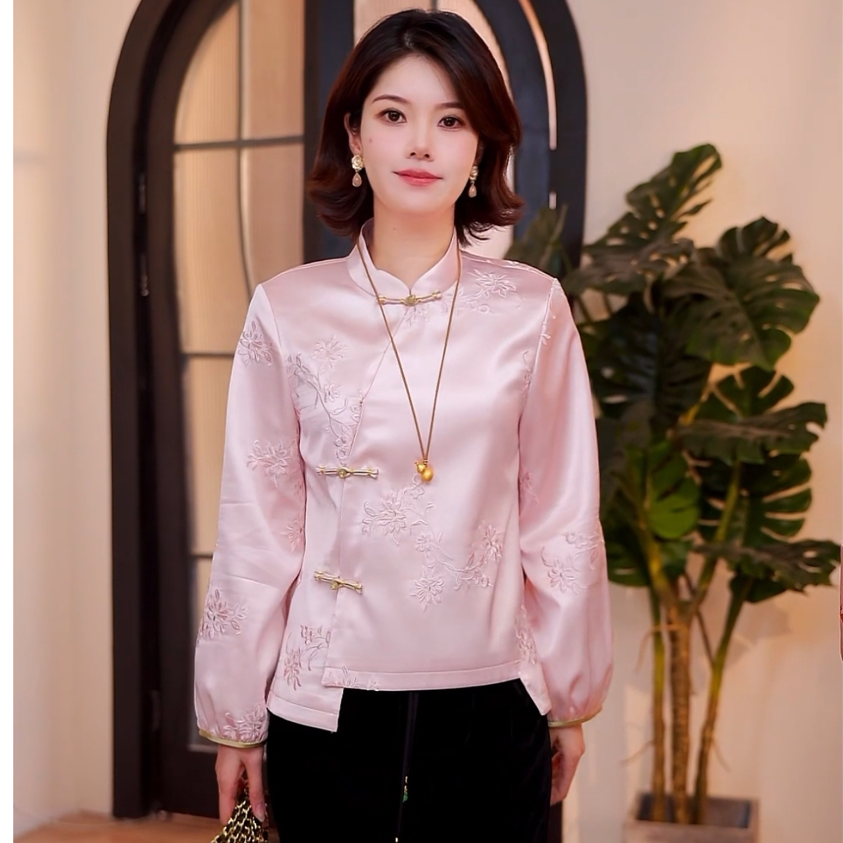 《婷婷定制》《2025秋冬季百搭挺括刺绣衬衣7256