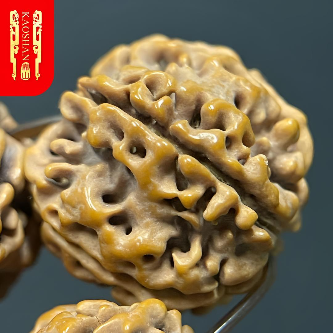 原生态大金刚，姜黄皮，卡21+，对孔20，12颗，油性肉眼可见，一图一物