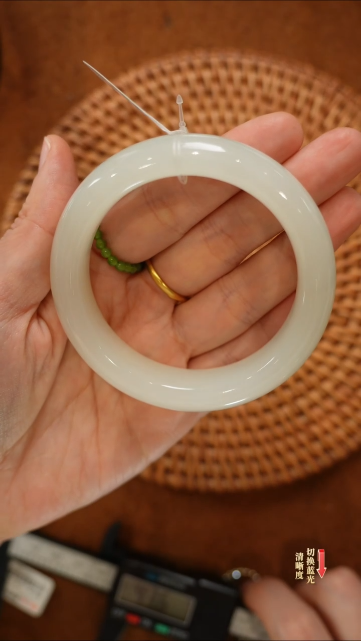 【闪购商品】和田玉手镯未镶嵌0204-020（56圈口）微水线