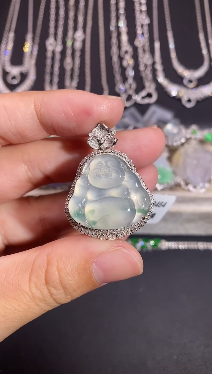 颈饰18K金镶嵌翡翠吊坠