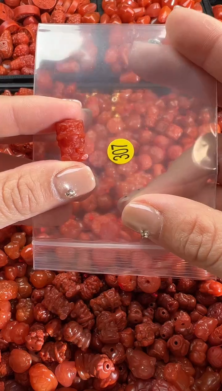 【闪购商品】南红玛瑙颈饰未镶嵌1