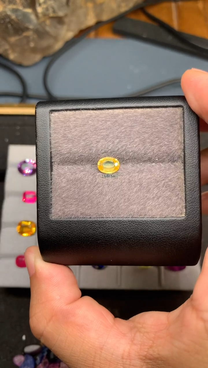 未镶嵌未镶嵌定制蓝宝石早**风1.1克拉