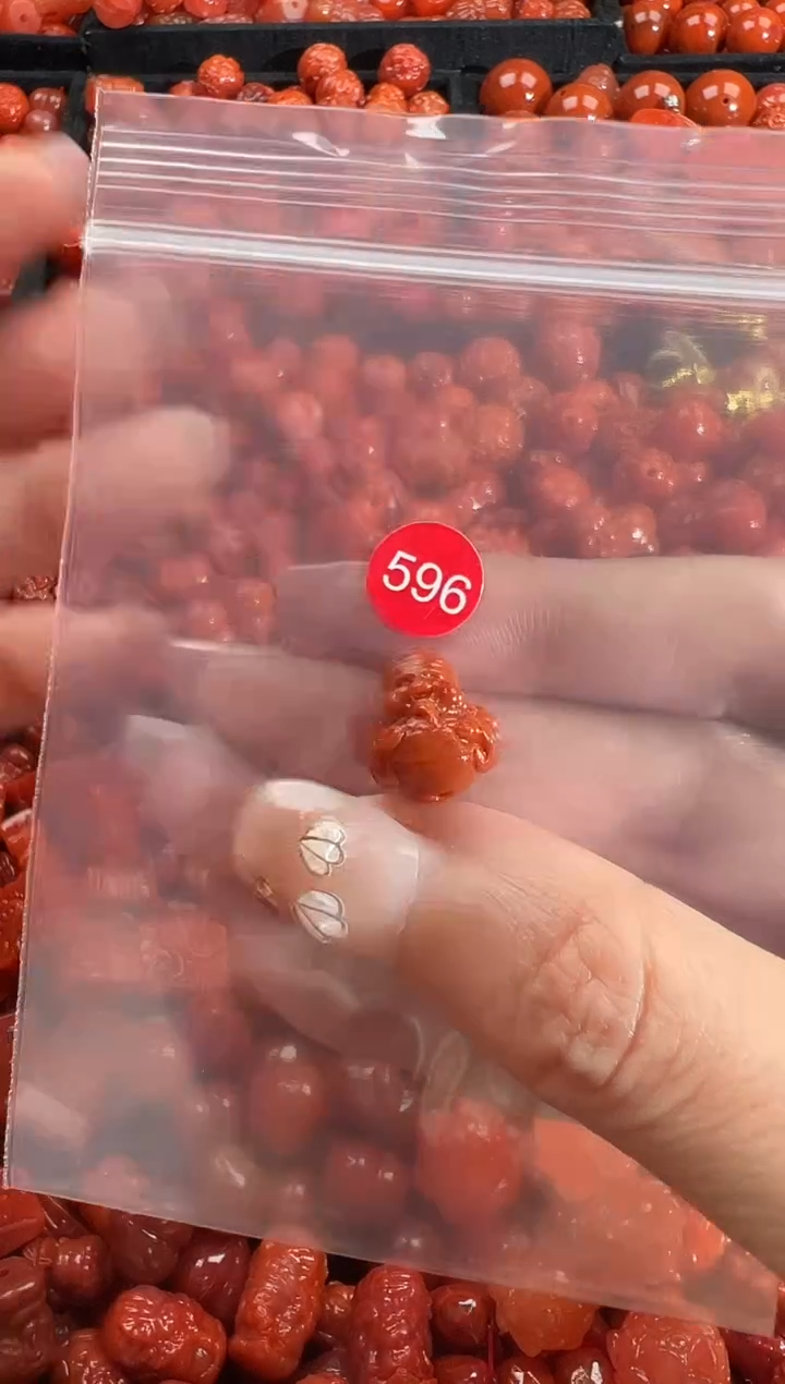 颈饰未镶嵌南红玛瑙1