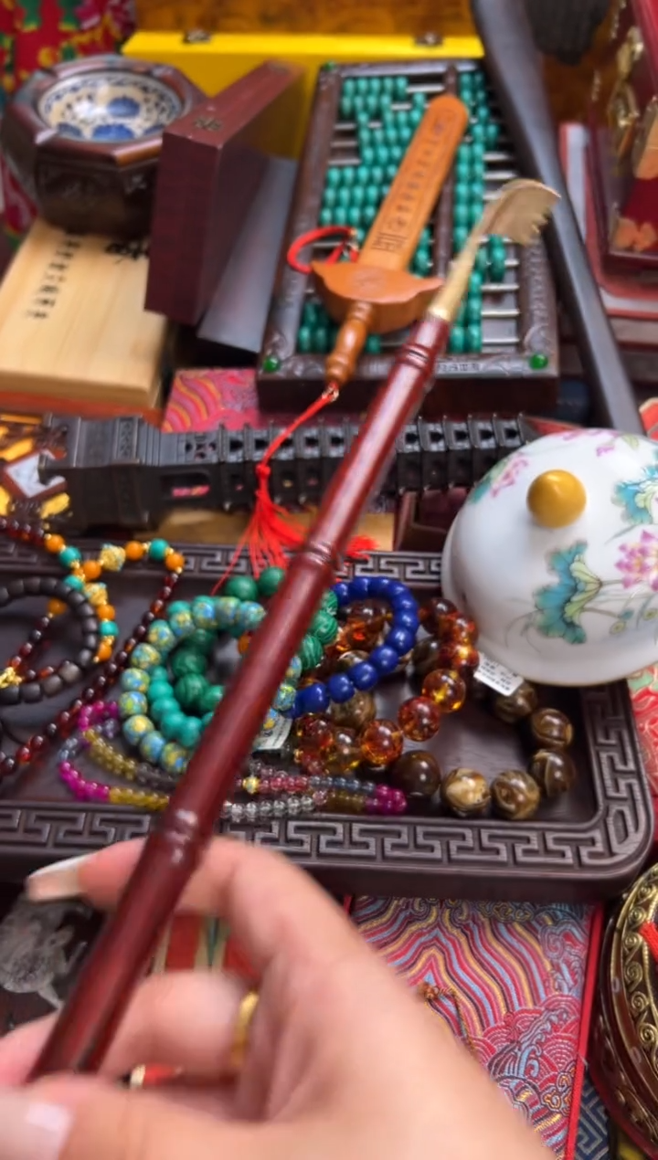 非洲紫檀（红花梨）--------瓷---------痒痒挠