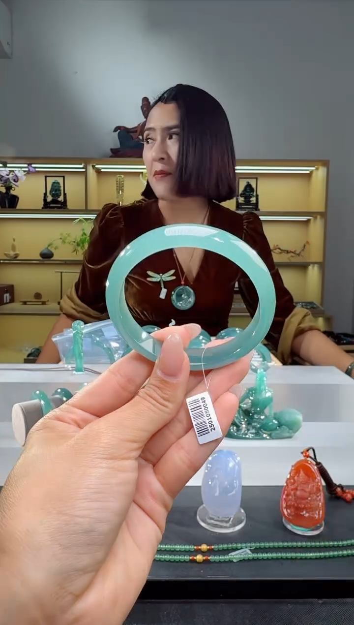 未镶嵌手镯翡翠57圈