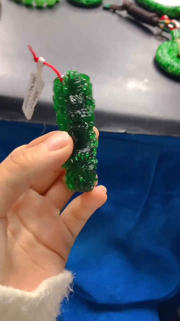 颈饰未镶嵌翡翠山***平天然缅甸a货翡翠