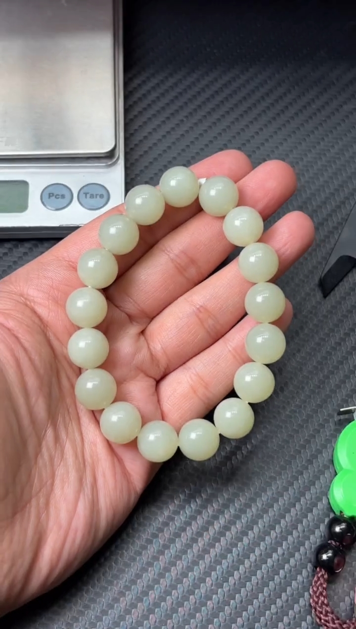 未镶嵌手串和田玉且末迪克兰二细微色差卡12mj