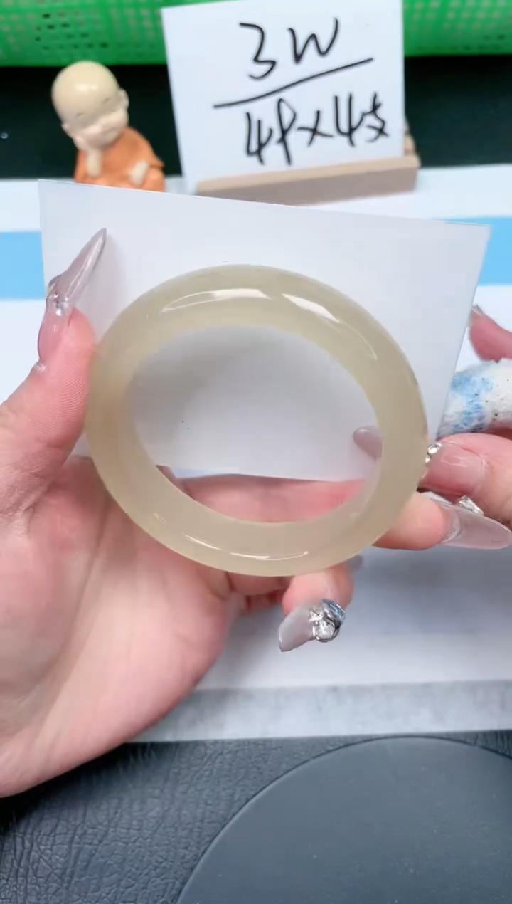 【闪购商品】石英质玉手镯未镶嵌355-55.5