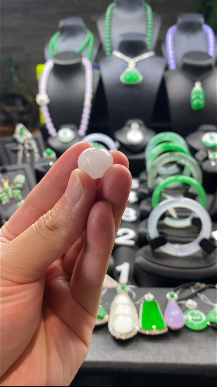 翡翠未镶嵌颈饰桶珠翡翠吊坠