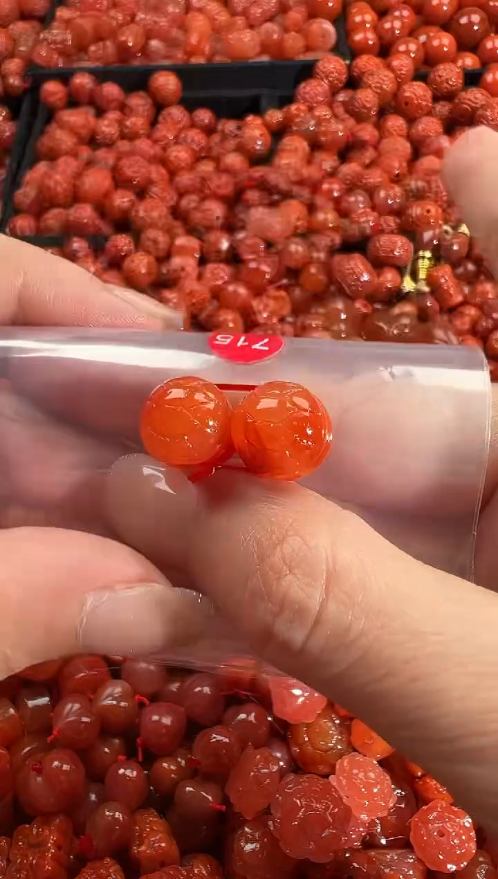 颈饰未镶嵌南红玛瑙1