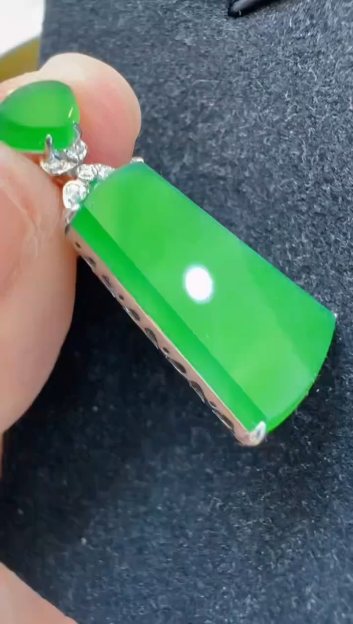 翡翠18K金镶嵌吊坠(不含链)多样性团购发一件