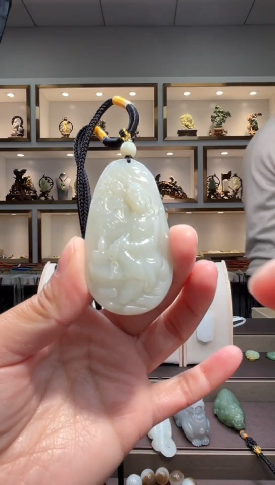 颈饰未镶嵌和田玉苏