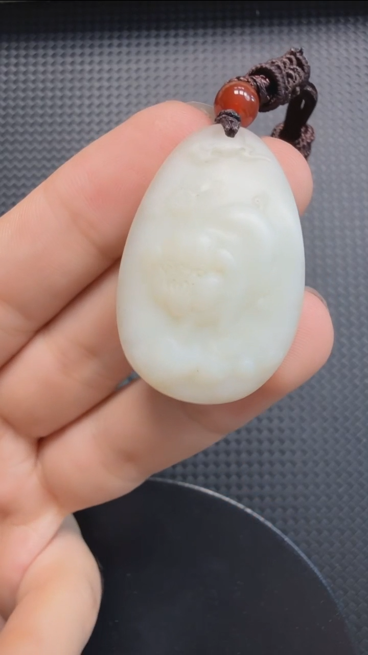 和田玉未镶嵌吊坠(不含链)125猪