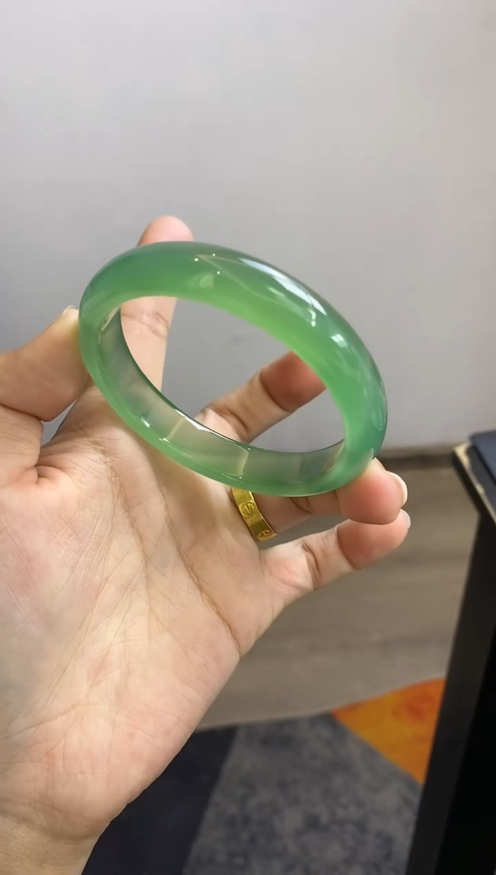 【闪购商品】玛瑙/玉髓手镯未镶嵌610