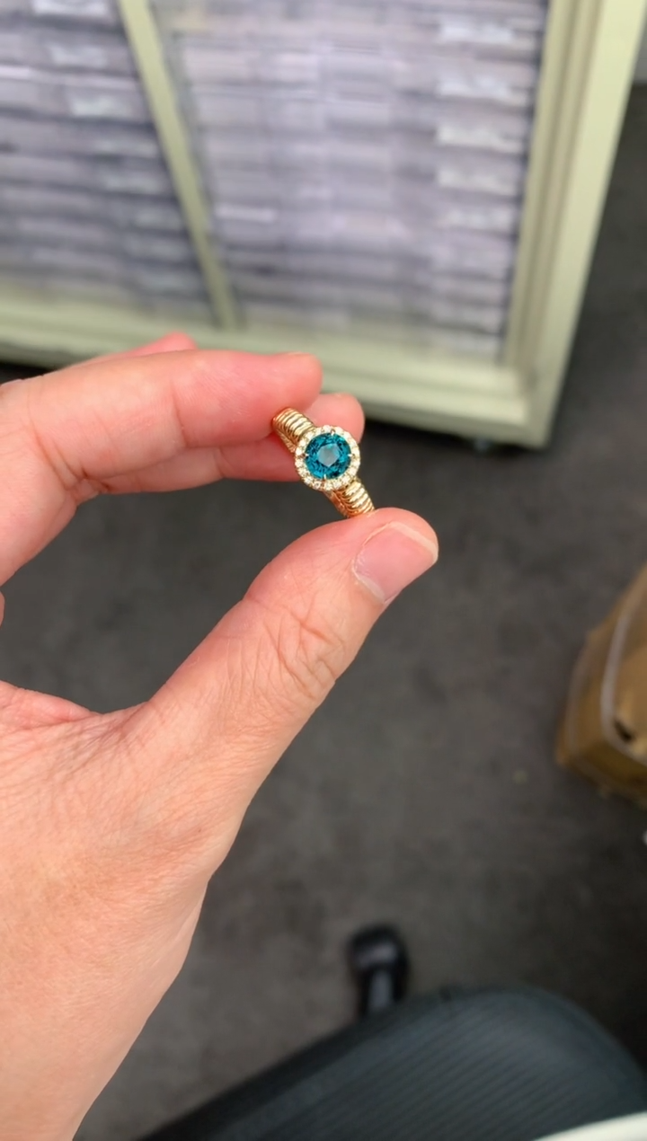 【闪购商品】碧玺戒指18K金镶嵌1ctindigo碧玺戒指