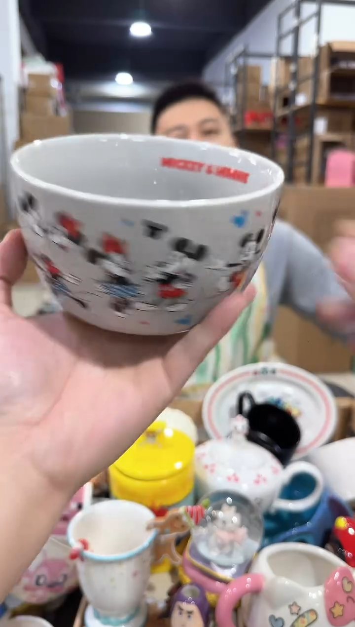 瓷片米奇大碗   