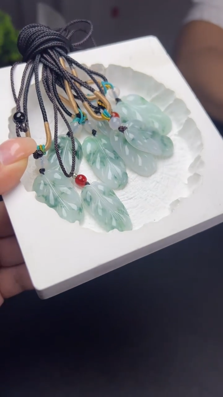 吊坠(不含链)未镶嵌翡翠叶子多样性发一