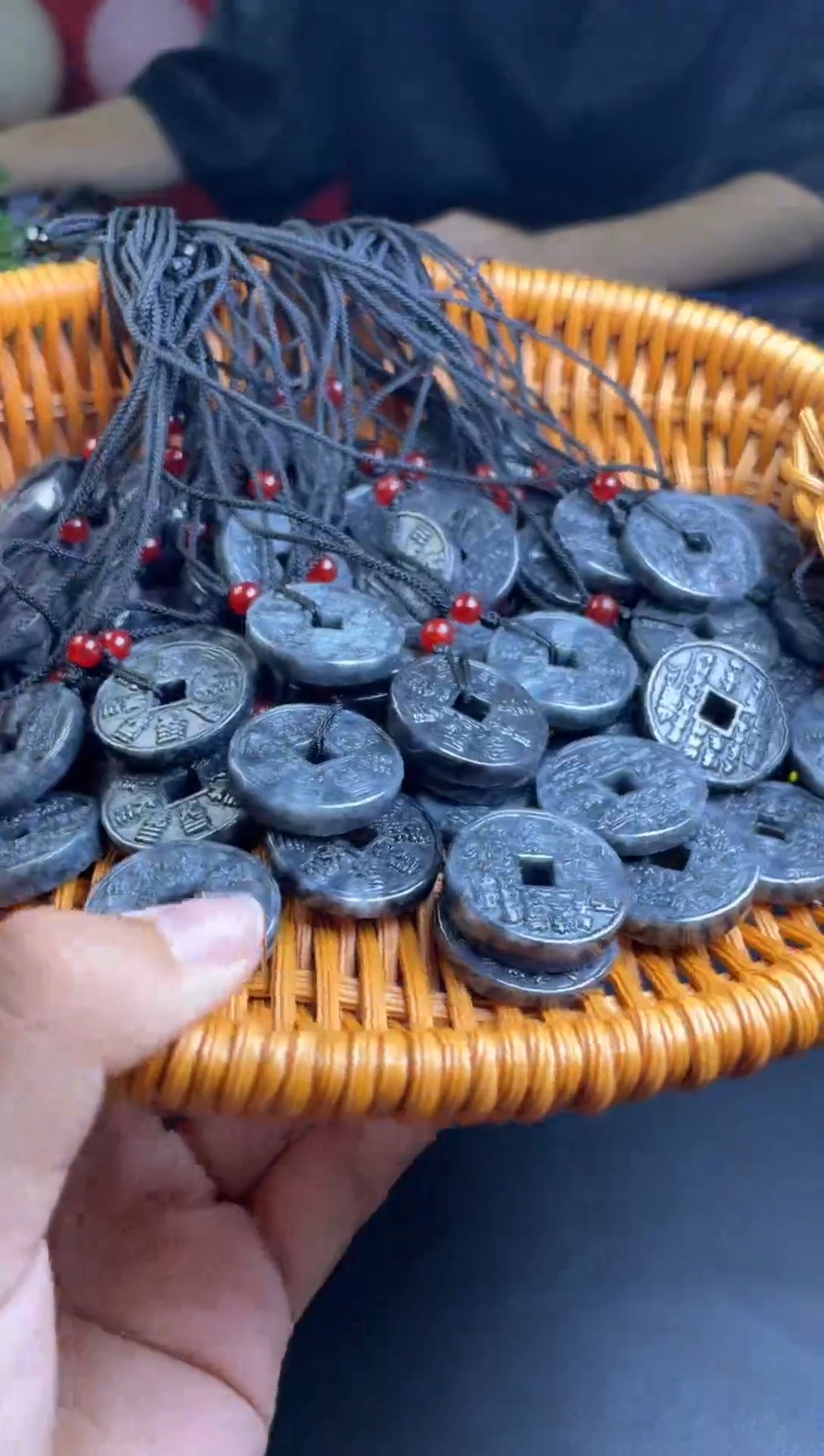 翡翠未镶嵌颈饰山鬼花钱