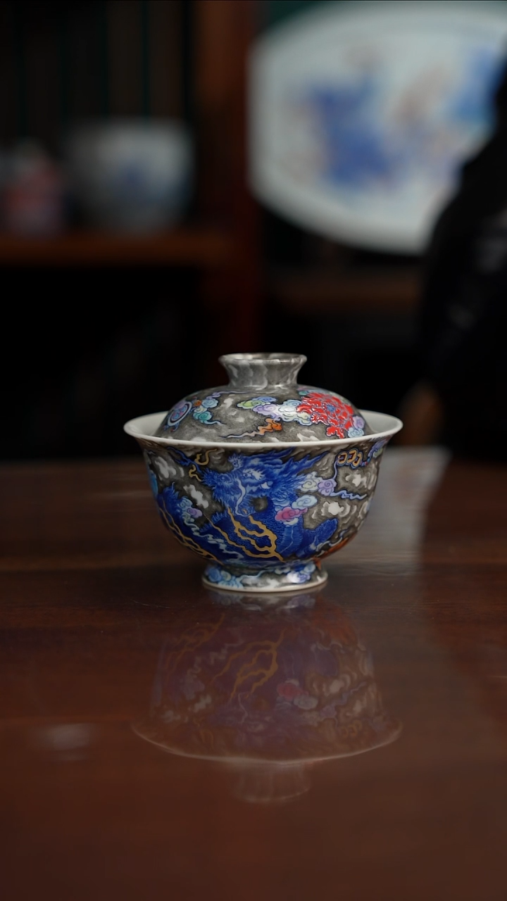 空山明月新派斗彩