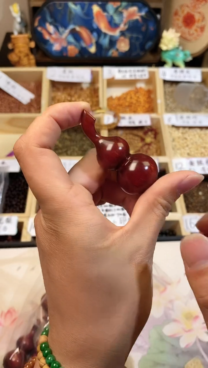 【闪购商品】非洲檀香把件小叶大葫芦